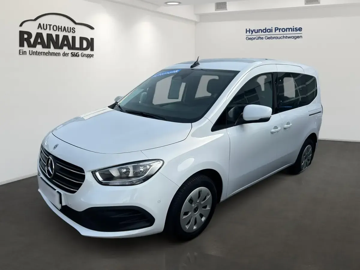 Gebraucht Mercedes T180 131 PS (96 kW) 2024 Van / Kleinbus