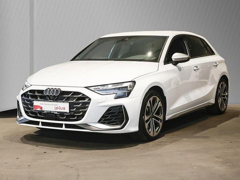 Gebraucht Audi S3 Ambiente 333 PS (244 kW) 2025 Arkonaweiß Limousine