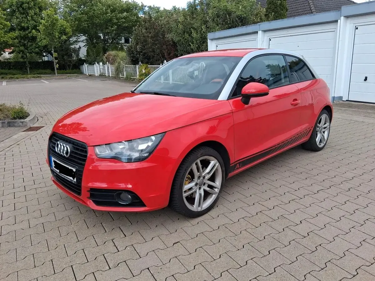 Używany Audi A1 Design 150 KM (110 kW) 2011 Czerwony Hatchback