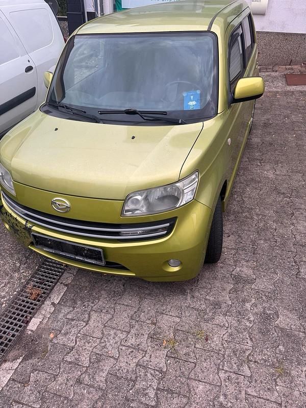 Grün Gebraucht 2005 Daihatsu Materia Van / Kleinbus | 2.000 € - Bild 1/2