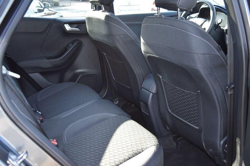 Usata Ford Puma Titanium 125 CV (91 kW) 2020 Grigio SUV