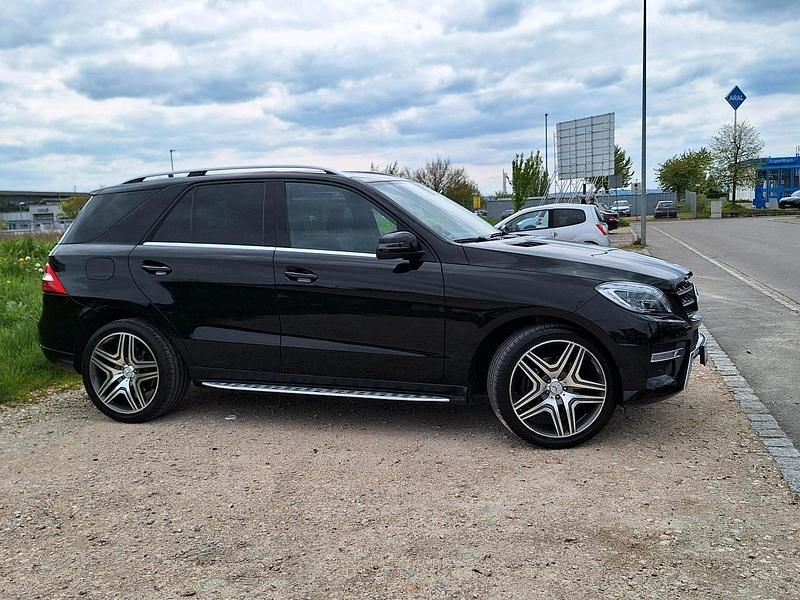 Gebraucht Mercedes ML350 258 PS (189 kW) 2014 Schwarz SUV