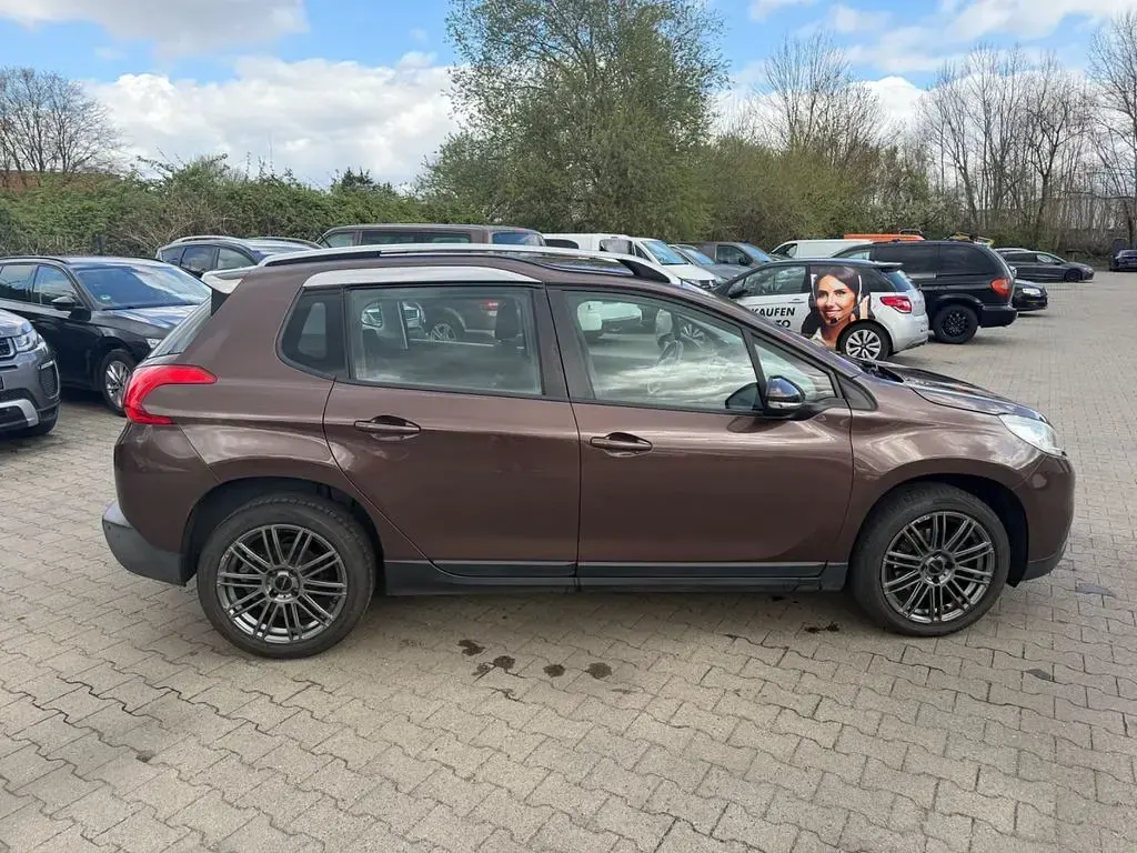 Gebraucht Peugeot 2008 Active 120 PS (88 kW) 2015 Braun SUV