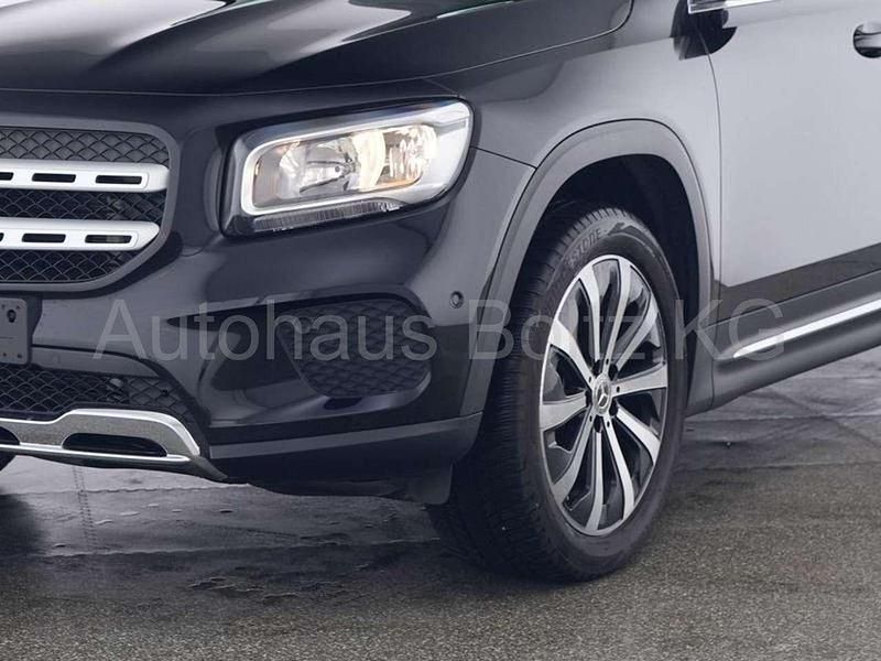 Gebraucht Mercedes GLB180 Progressive 136 PS (100 kW) 2023 Kosmosschwarz SUV