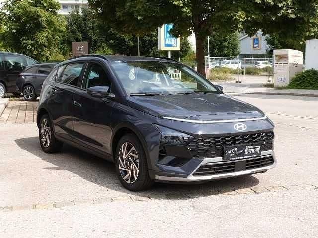Neu Hyundai Bayon Trend 101 PS (74 kW) 2025 Grau SUV