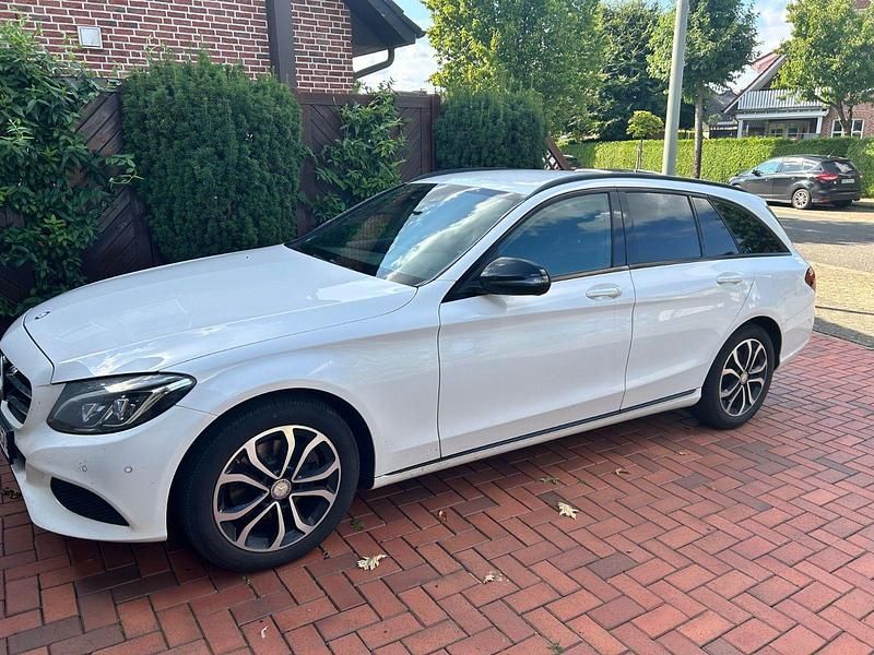 Weiß Gebraucht 2015 Mercedes C220 Avantgarde Kombi | 10.900 € (Superpreis) - Bild 1/4