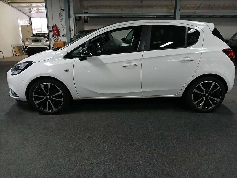 Weiß Gebraucht 2015 Opel Corsa Color Edition Kleinwagen | 8.490 € (Fairer Preis) - Bild 1/4