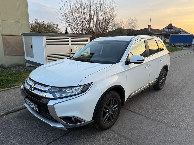 Gebraucht Mitsubishi Outlander Plus 150 PS (110 kW) 2017 Weiß SUV