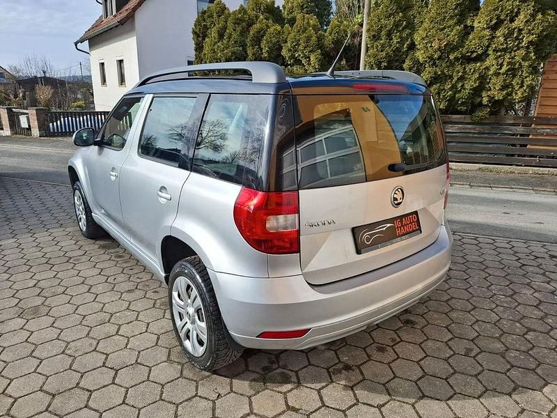Gebraucht Skoda Yeti Active 110 PS (80 kW) 2014 Silber SUV