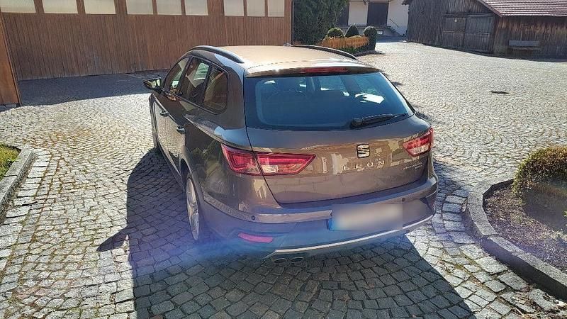 Gebraucht Seat Leon X-Perience 4Drive 150 PS (110 kW) 2015 Braun Kombi