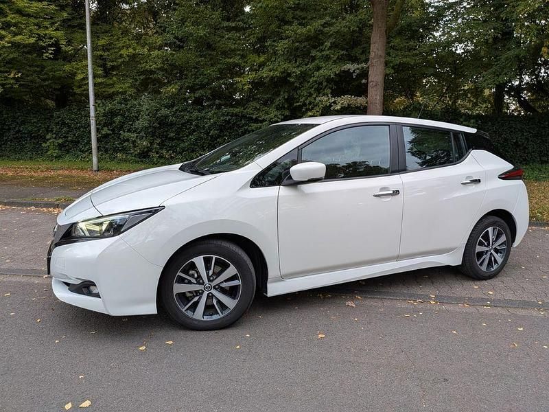 Weiß Gebraucht 2022 Nissan Leaf Acenta Kleinwagen | 13.600 € (Guter Preis) - Bild 1/4