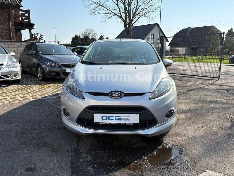Gebraucht Ford Fiesta Trend 82 PS (60 kW) 2010 Silber Kleinwagen
