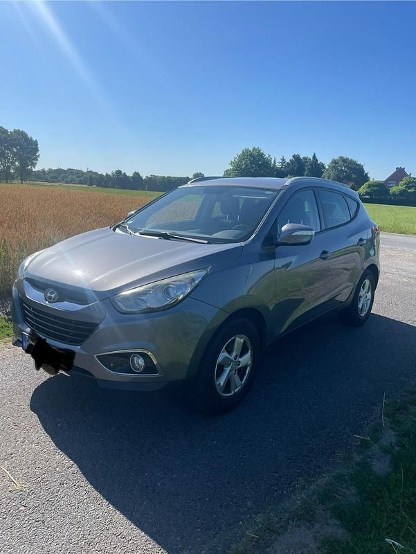 Grau Gebraucht 2012 Hyundai ix35 Comfort SUV | 4.200 € (Superpreis) - Bild 1/4