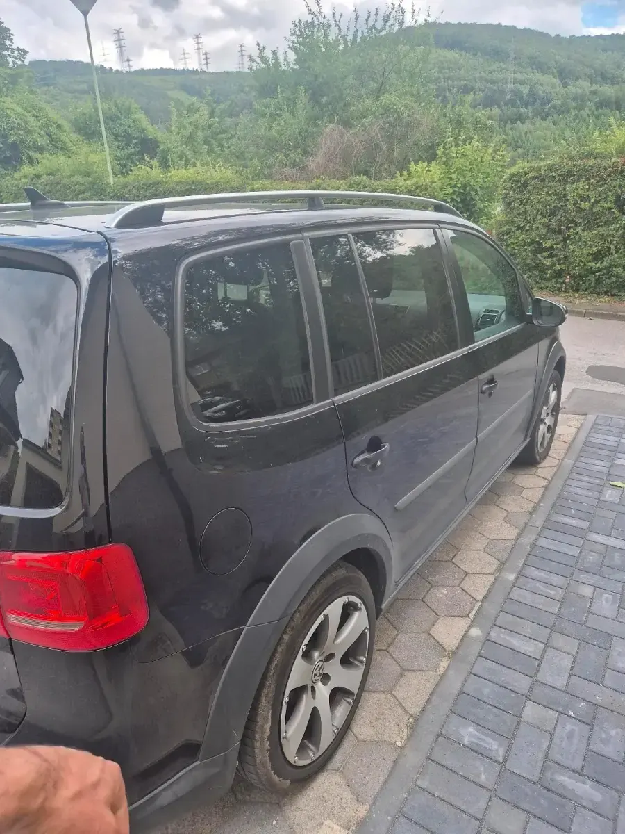 Gebraucht VW Touran Cross 177 PS (130 kW) 2012 Schwarz Van / Kleinbus