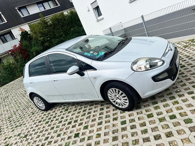 Silber Gebraucht 2010 Fiat Punto Kleinwagen | 1.950 € (Fairer Preis) - Bild 1/4