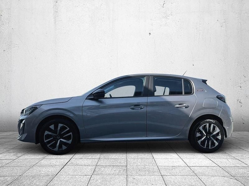 Neu Peugeot 208 Style 101 PS (74 kW) 2025 Met. perla nera Kleinwagen