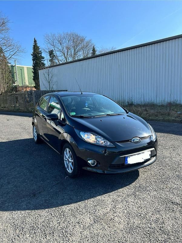 Gebraucht Ford Fiesta 82 PS (60 kW) 2012 Schwarz Kleinwagen