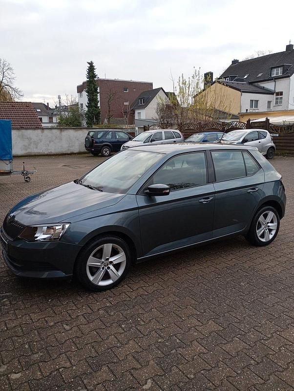 Gebraucht Skoda Fabia Cool Plus 60 PS (44 kW) 2017 Grau Kleinwagen