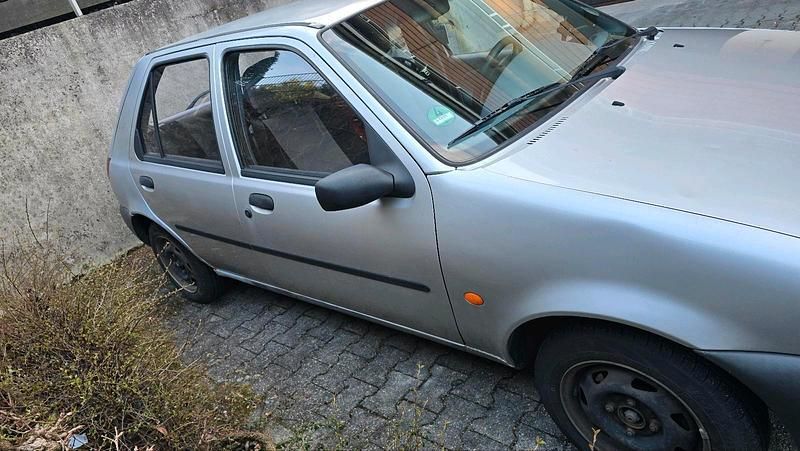 Gebraucht Ford Fiesta 100 PS (73 kW) 1998 Silber Kleinwagen