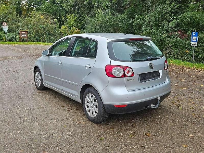 Grau Gebraucht 2005 VW Golf V Trendline Limousine | 1.300 € (Superpreis) - Bild 1/4