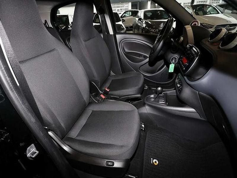 Gebraucht Smart ForFour Electric Drive 60 kW (82 PS) 2020 Karosserie in black Limousine