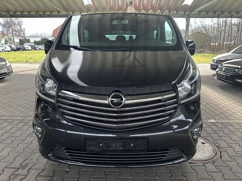 Gebraucht Opel Vivaro 145 PS (106 kW) 2016 Mitternacht schwarz mi2 Van / Kleinbus