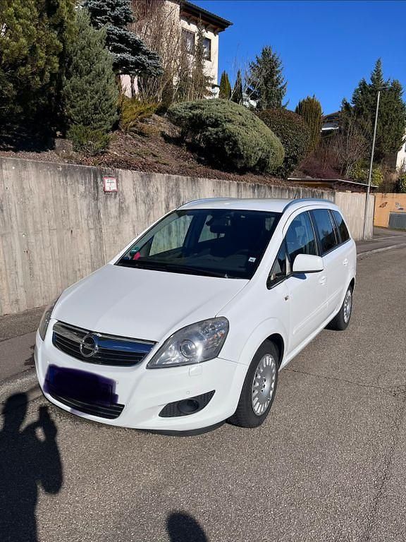 Gebraucht Opel Zafira Family 140 PS (102 kW) 2014 Weiß Van / Kleinbus