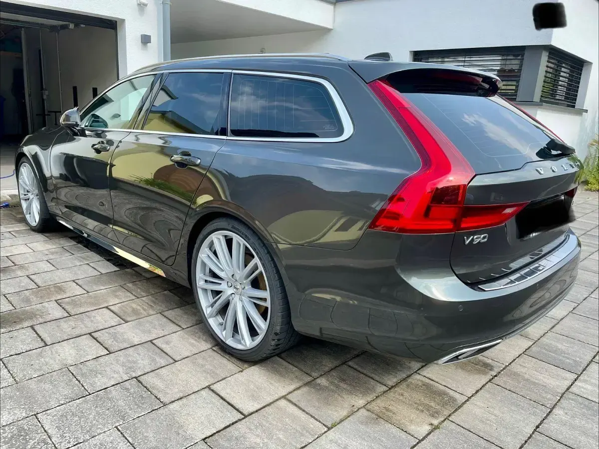 Gebraucht Volvo V90 Momentum 190 PS (139 kW) 2017 Grau Kombi