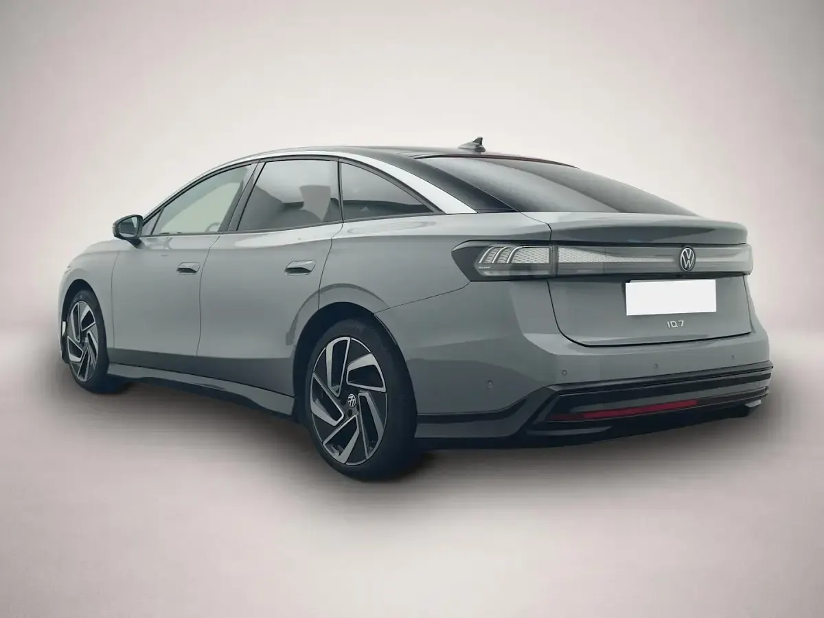 Gebraucht VW ID.7 Pro 210 kW (286 PS) 2024 Manufacturer Limousine