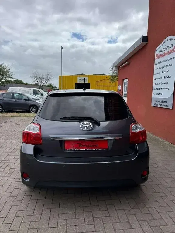 Gebraucht Toyota Auris Edition 99 PS (72 kW) 2012 1g3 Limousine