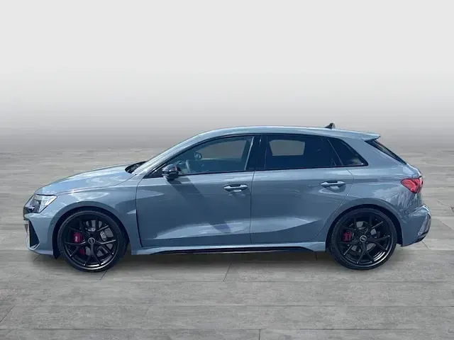 Gebraucht Audi RS3 Sportback Ambiente 400 PS (294 kW) 2025 Kemoragrau metallic Kleinwagen