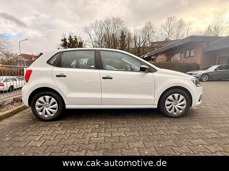 Gebraucht VW Polo Trendline 60 PS (44 kW) 2016 Weiß Limousine