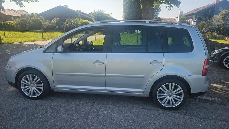 Gebraucht VW Touran Highline 140 PS (102 kW) 2006 Silber Van / Kleinbus