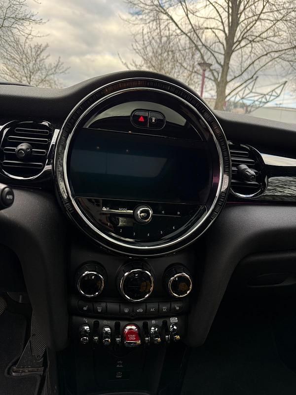 Gebraucht Mini Cooper 136 PS (100 kW) 2023 Beige Kleinwagen