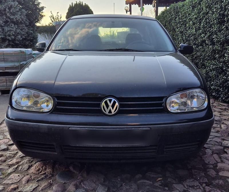 Schwarz Gebraucht 1999 VW Golf IV Kleinwagen | 400 € (Guter Preis) - Bild 1/4