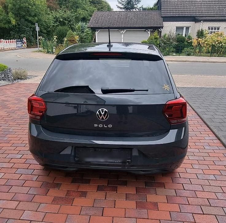 Gebraucht VW Polo 95 PS (69 kW) 2021 Grau Kleinwagen