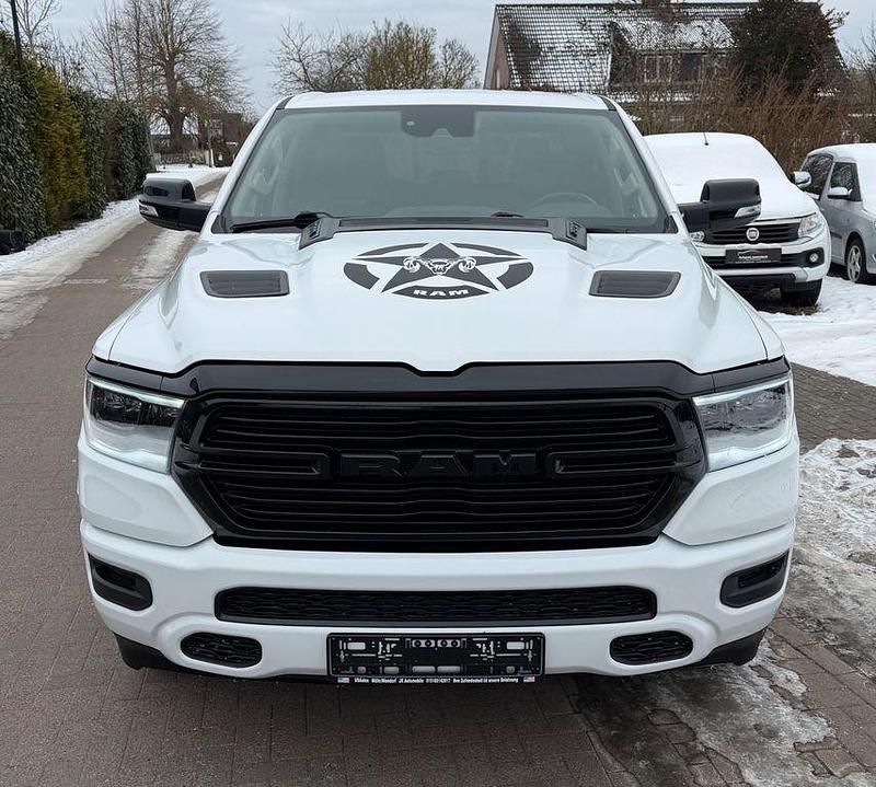 Gebraucht Dodge Ram 401 PS (294 kW) 2021 Weiß Pickup