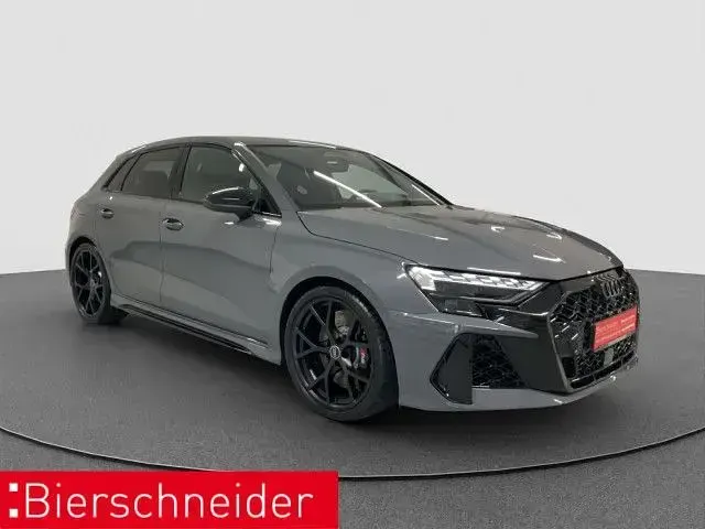 Gebraucht Audi RS3 Sport 400 PS (294 kW) 2025 Grau Limousine
