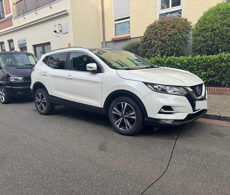 Weiß Gebraucht 2020 Nissan Qashqai Tekna+ SUV | 18.600 € (Superpreis) - Bild 1/4
