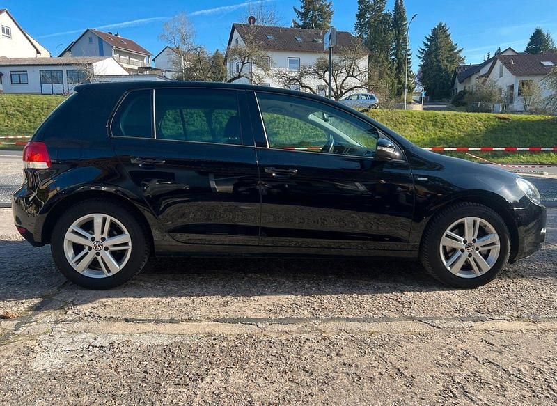 Gebraucht VW Golf VII Match 105 PS (77 kW) 2012 Schwarz Limousine