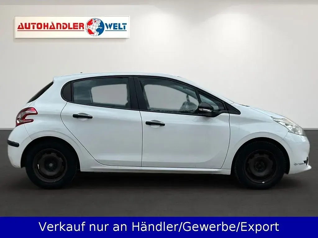 Gebraucht Peugeot 208 68 PS (50 kW) 2014 Lack weiss banquise/deckende l Kleinwagen