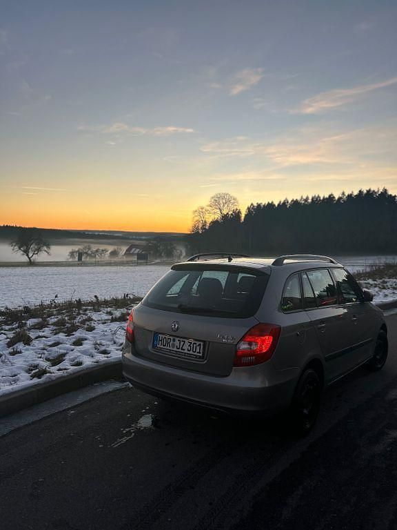 Gebraucht Skoda Fabia Ambiente 105 PS (77 kW) 2008 Gelb Limousine