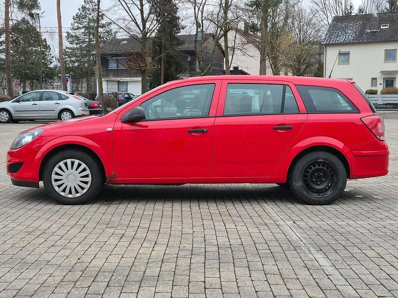 Gebraucht Opel Astra 110 PS (80 kW) 2010 Rot Kombi