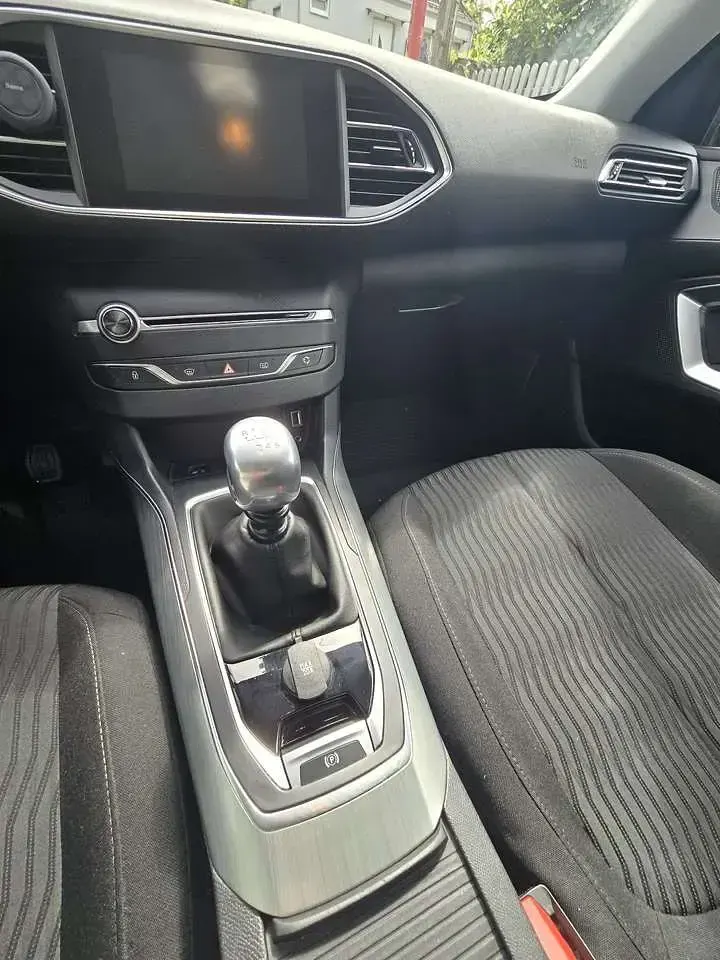 Gebraucht Peugeot 308 SW Active 120 PS (88 kW) 2017 Kombi