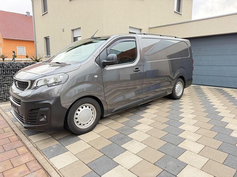Gebraucht Peugeot Expert 177 PS (130 kW) 2019 Grau Van