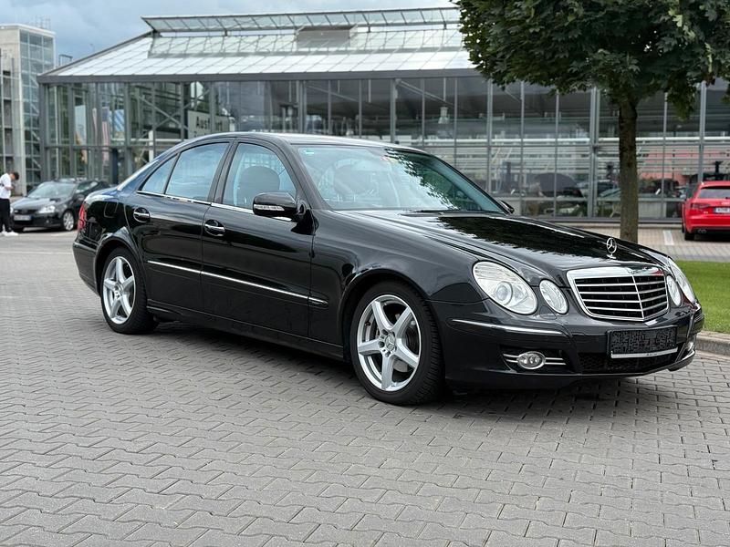 Schwarz Gebraucht 2007 Mercedes E200 Limousine | 4.600 € (Guter Preis) - Bild 1/4