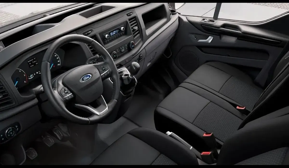 Gebraucht Ford Transit 111 PS (81 kW) 2018 Weiß Van / Kleinbus