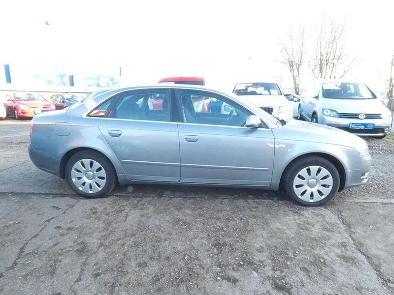 Gebraucht Audi A4 Comfort 131 PS (96 kW) 2006 Grau Limousine