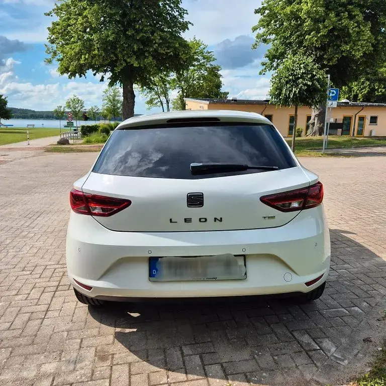 Gebraucht Seat Leon SC Style 125 PS (91 kW) 2015 Weiß Kleinwagen