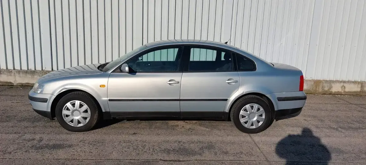 Gebraucht VW Passat 125 PS (91 kW) 1998 Silber Limousine